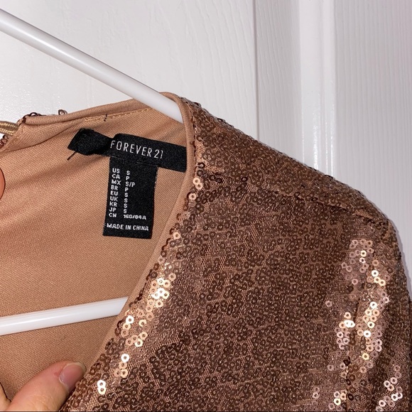 Sequin Bronze Crop-Top Short-Sleeve - Picture 3 of 5